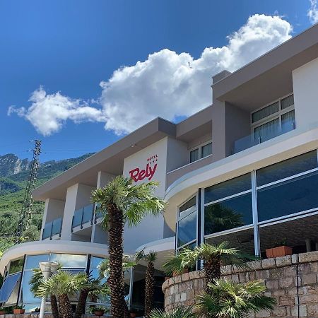 Hotel Residence Rely برنزوني سول جاردا المظهر الخارجي الصورة