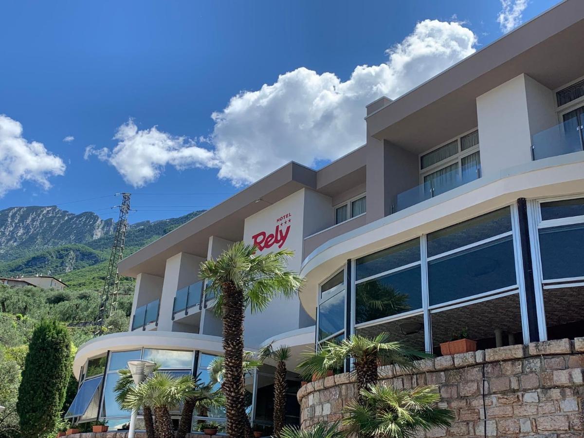Hotel Residence Rely برنزوني سول جاردا المظهر الخارجي الصورة