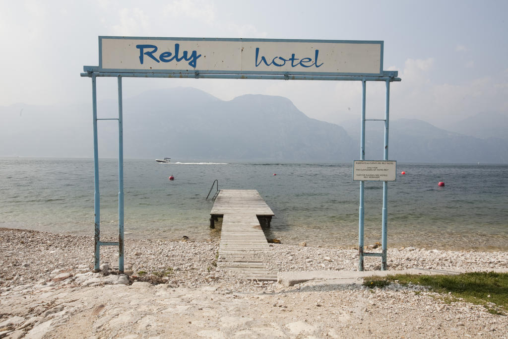 Hotel Residence Rely برنزوني سول جاردا المظهر الخارجي الصورة