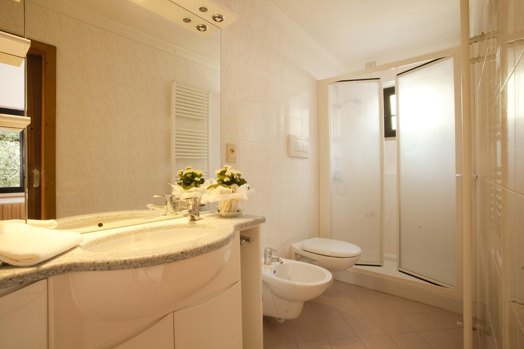 Hotel Residence Rely برنزوني سول جاردا المظهر الخارجي الصورة