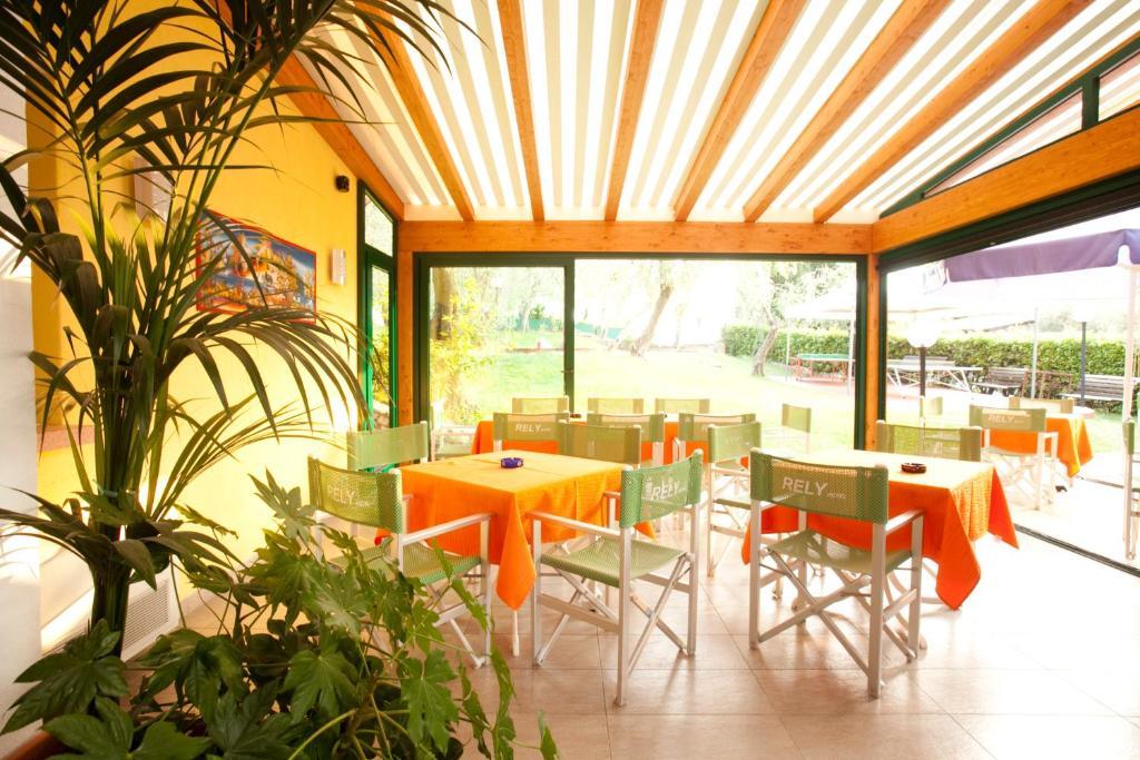Hotel Residence Rely برنزوني سول جاردا المظهر الخارجي الصورة