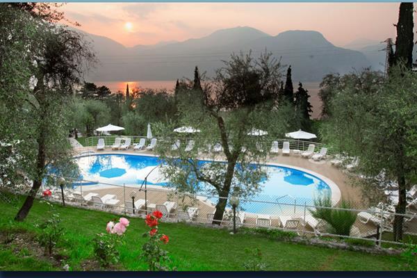 Hotel Residence Rely برنزوني سول جاردا المظهر الخارجي الصورة