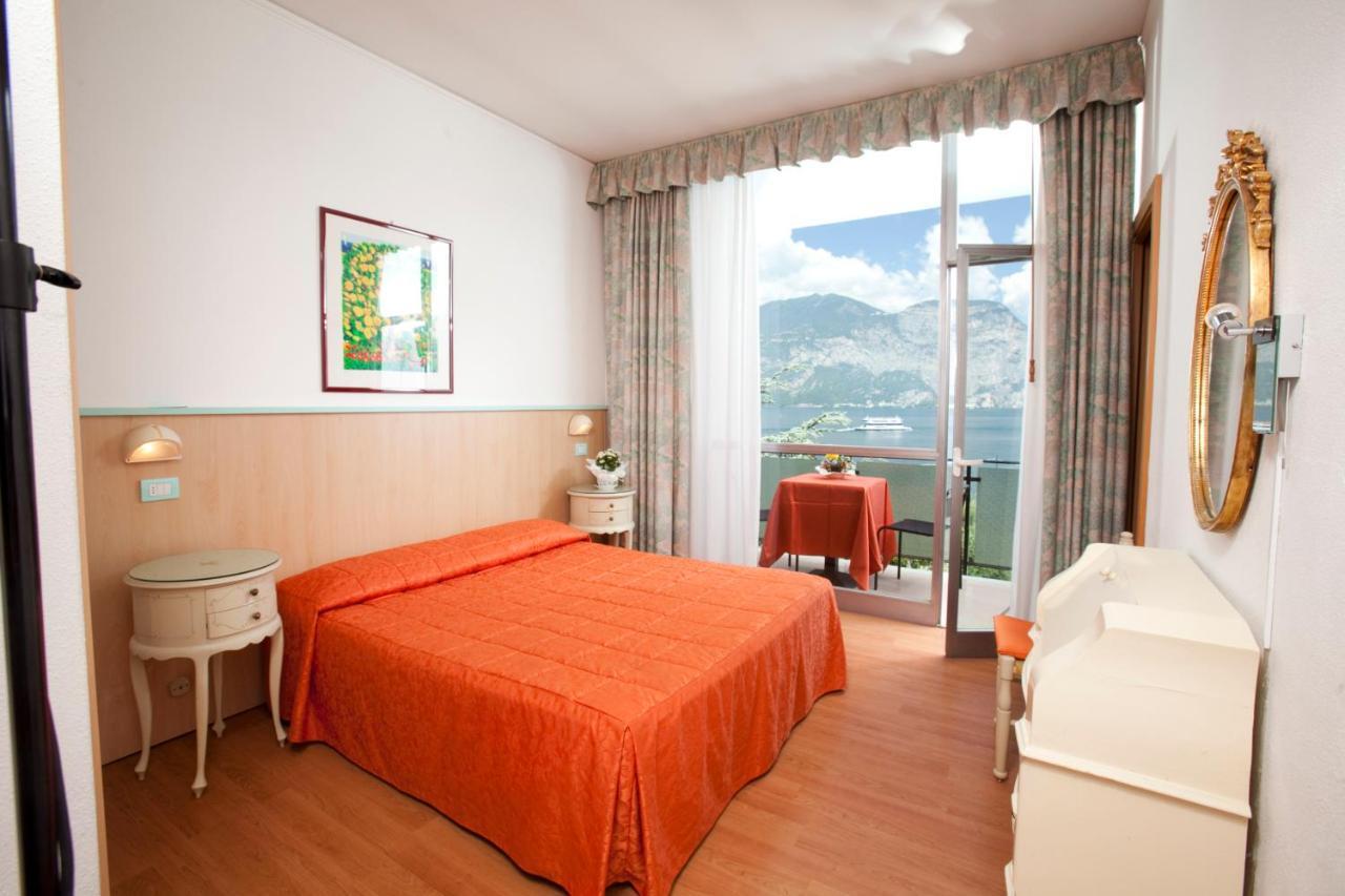Hotel Residence Rely برنزوني سول جاردا الغرفة الصورة